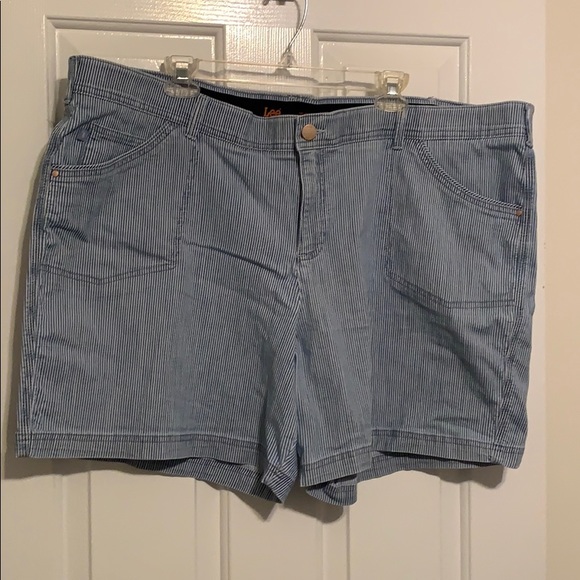 Lee Pants - Lee Blue/White Striped Shorts size 24
